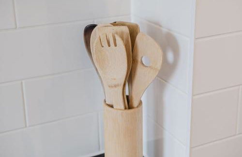 Modern and Comfortable Home away from Home - Photo 21