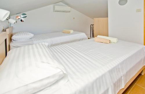 Island Hvar Seaside Villa Levanda with Beach, Pool & Seaview - Photo 68