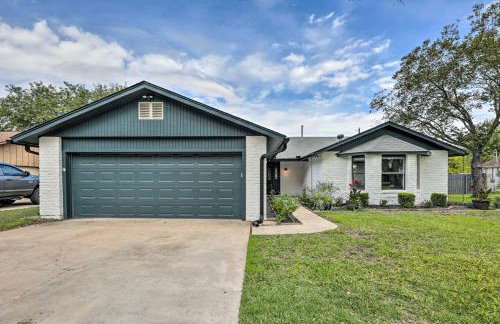 Pet-Friendly Lockhart Home with Private Yard - Foto 17