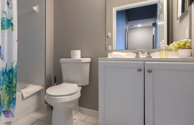 Beautiful Townhome Near Theme Parks - Foto 8