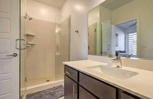 Sunny Resort Townhome and Balcony and Pool Access - Foto 16