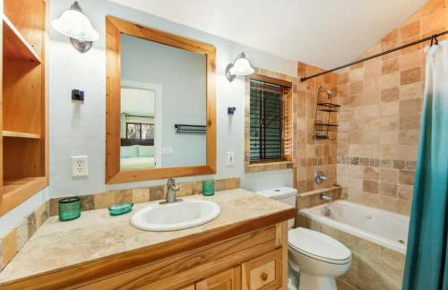 Calm Cozy 3BR cabin wAC, WiFi, Parking, BBQ - Foto 5