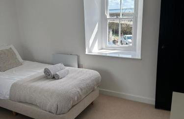 New renovated beach front cottage - Photo 31