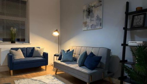 Home Near Etihad, Free Parking, Workplace & Garden - Foto 3