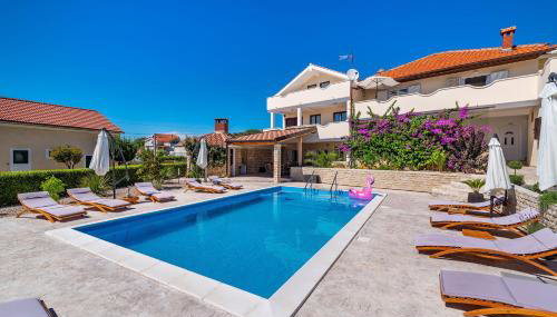 Merita Apartments with Pool - Photo 2