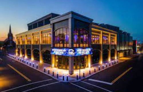 Book Cozy King Bed Now 25 Percent OFF Spring Special! - Foto 31