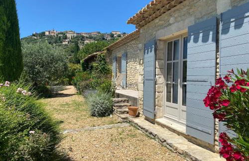 In Gordes, facing the entire Luberon Park a beautiful 5 bedrooms house - Photo 4