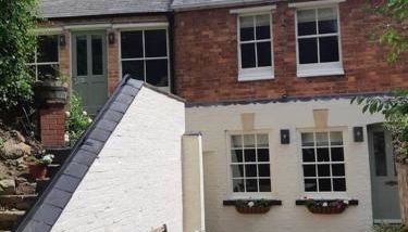 Beautiful Georgian cottage within a private walled garden - Foto 1