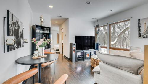 Couples Retreat Near UVM! Unique Studio with Deck - Foto 5