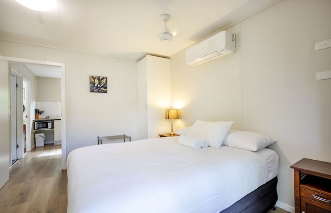 Bush Village Holiday Cabins - Photo 10