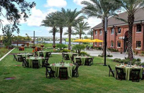 Chic Bungalow Apartment steps from Armature Works & Downtown Riverwalk - Foto 16