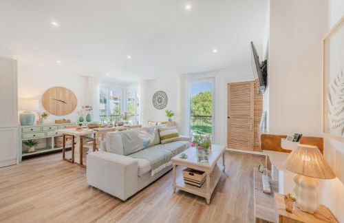 5 star Luxury SevenPines apartment with large balcony and 3 communal pool - Foto 30