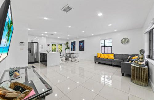 Luxury Vacation House in Miami’s Center! - Photo 4