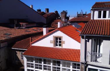 Rua Nova Apartment 28, 3 Dormitorios, WIFI, PS4 y Netflix, a 200m Catedral - Foto 50