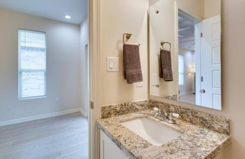 WFH-Friendly Brownsville Home with Private Patio - Foto 23