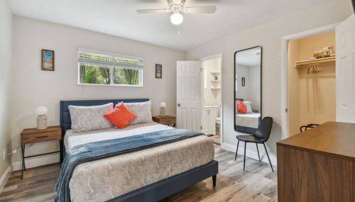 Family Friendly Beach Escape - Modern Retreat near Beaches - Sleeps 6 - Fast WiFi - Foto 3