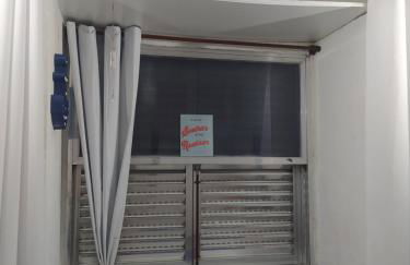 Apartamento Studio ao Lado da Praia com Wi-Fi e TV Smart - Foto 2