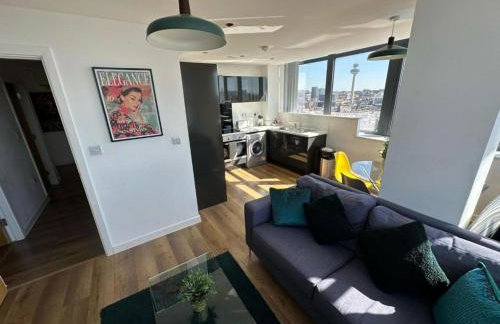 Two Bedroom City View Apartment Liverpool by StaySavvy Accommodation - Photo 51