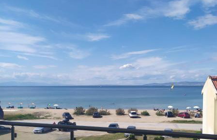 Luxury apartment in front of the Sea in Agia Triada - Foto 1