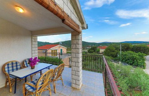 Relaxing Holiday Home With Pool, Fitness Area, and Entertainment Facilities - Photo 25