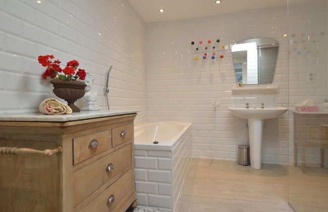 Stylish Stay Near Forest - Photo 27