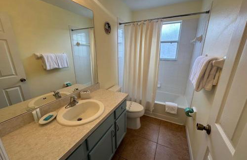 South Facing Pool Home - Room for the Whole Family! - Foto 54