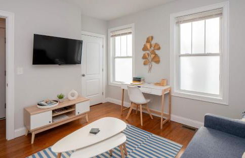 Jennifer's Chic Modern 1st Floor Apt Private Patio - Foto 6