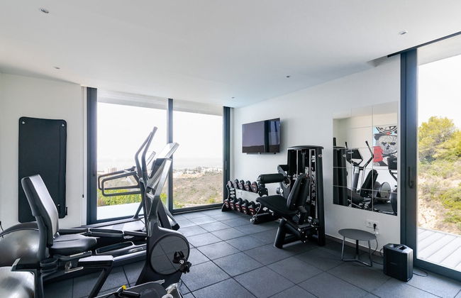 Villa in Marbella With Private Heated Pool - Photo 23