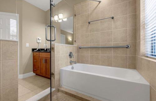 Sunny Summer in FL - Relax in a TownHome by Disney! - Foto 25