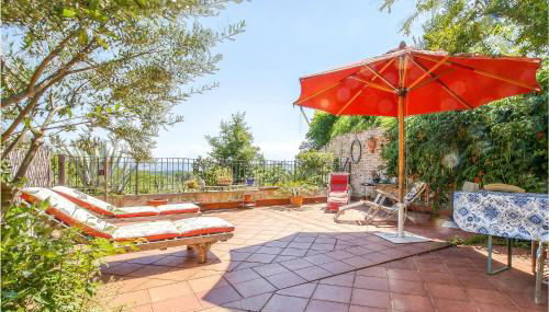 Beautiful Apartment In Casteldimezzo - Photo 2