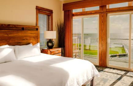 The Slick - Waterfront 3-Bedroom, 3-Bathroom Penthouse Suite at REAL Watersports - Foto 9