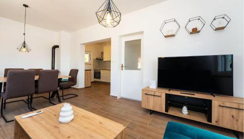 3 Bedroom Awesome Home In Rastevic - Foto 5