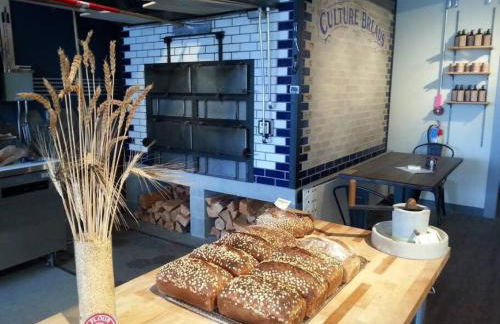 Quaint South Hill Home w Luxury King Bed and Wifi - Foto 26