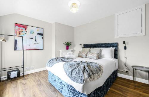 Spacious 4BR Home with Garden Close to Transport - Foto 2