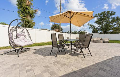 3Bd 2Ba House with Parking Laundry and Large Patio - Foto 8