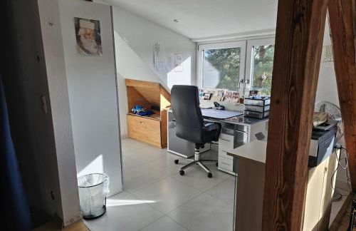 Stylish top floor apartment with garden view - Foto 3