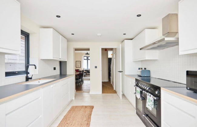 The Langthorme Park Place - Trendy 3bdr House With Garden and Study Room - Foto 13