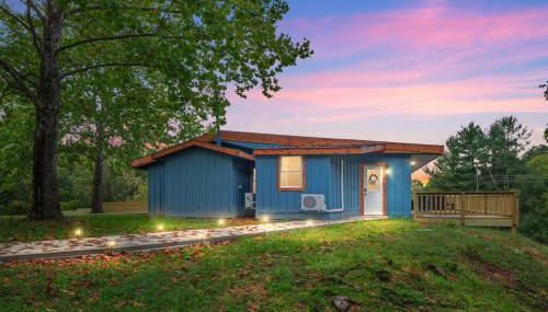 Hidden Hollow 3BD Cabin - Hot Tub, Wifi, Game Room, Fire Pit - Photo 2