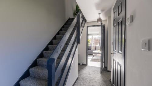 Modern 3 Bed House-Free Parking-by Holiday Homes - Foto 5