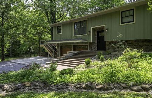 Family-Friendly 3BR Home w Bunk Room & Yard - Photo 22