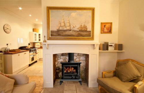 Old Coastguards - Stunning Historic Cottage - Photo 4