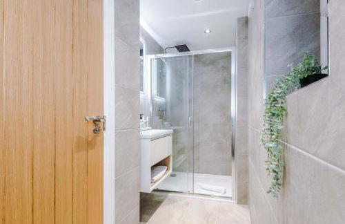 Old Town Hull Apt 1 - King or Twin - Marina Nearby - Foto 27