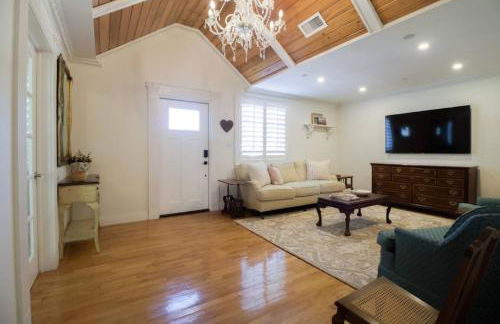 NEW Hugh St Hideaway with Pool - Photo 5