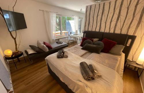 ROSMARIN - Kuschelige Fewo - Romantik & Entspannung im Whirlpool auf privater Terrasse, Ruhe & Hund willkommen - by FerienWohnenAmSee - - Foto 23