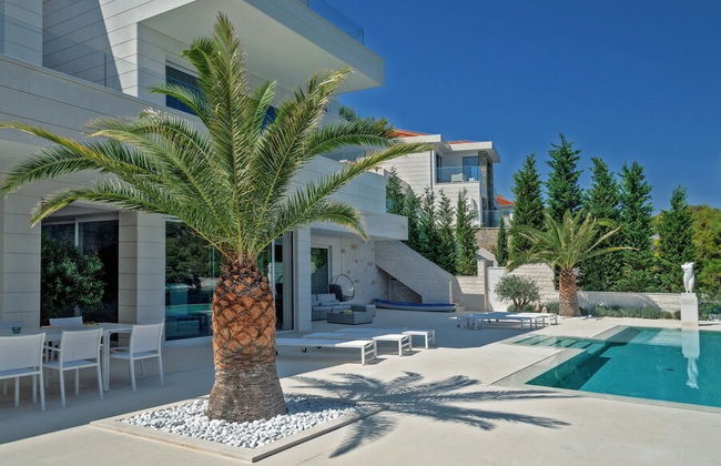 Beachfront Villa Seven Sins with Pool - Foto 55