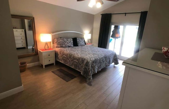 Beautiful Remodeled Private Pool Home - Foto 5