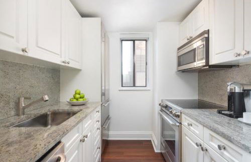 AKA Sutton Place - Photo 8