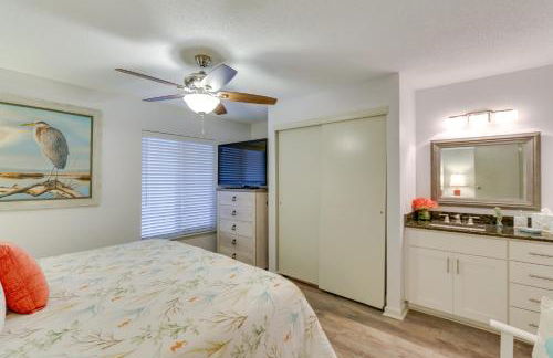 Swim and Relax St Helena Island Gem with Deck! - Foto 14