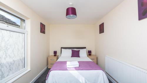 Sandfields House - Photo 2