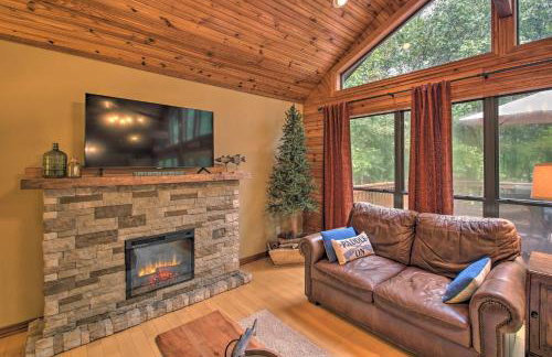 Waterfront Lake Dardanelle Home with Dock and Fire Pit - Foto 6